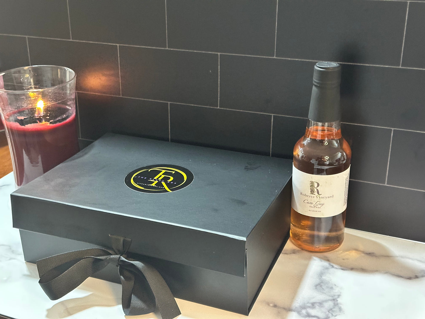 The Black Box with White Wine and Premium Milk Chocolate - Brown Pralines and Sweets